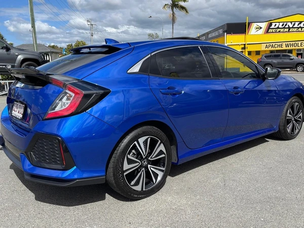 2018 Honda Civic VTi-L 1.8L I4 Petrol 6-Speed Manual FWD