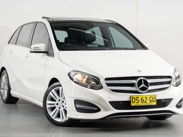 2015 Mercedes-Benz B180 Panoramic Sunroof Navigation FWD