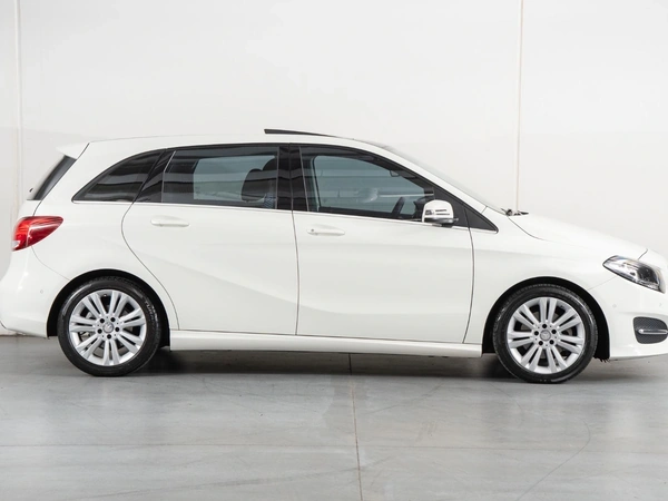 2015 Mercedes-Benz B180 Panoramic Sunroof Navigation FWD