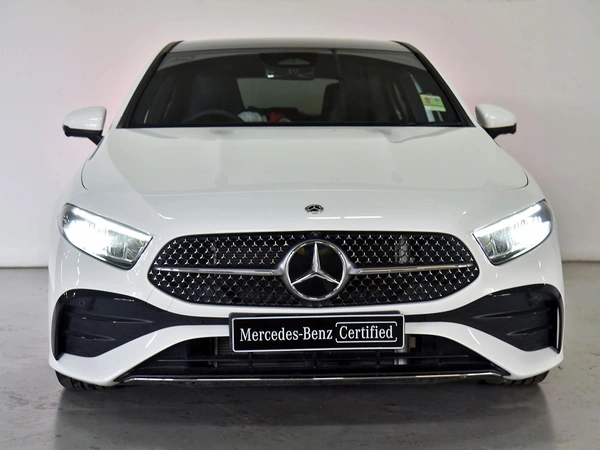 2025 Mercedes-Benz A200 Hatchback Dual-Clutch (DCT) Front Wheel Drive