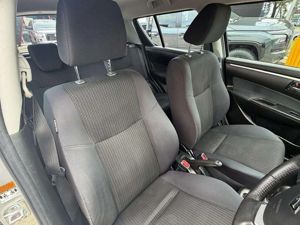 2015 Suzuki Swift GL Navigator Automatic FWD