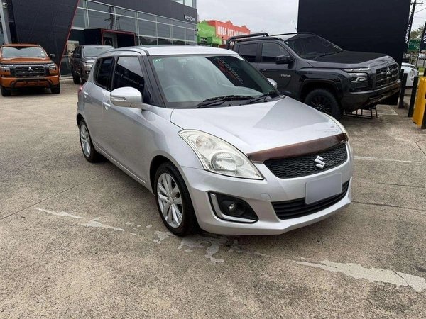 2015 Suzuki Swift GL Navigator Automatic
