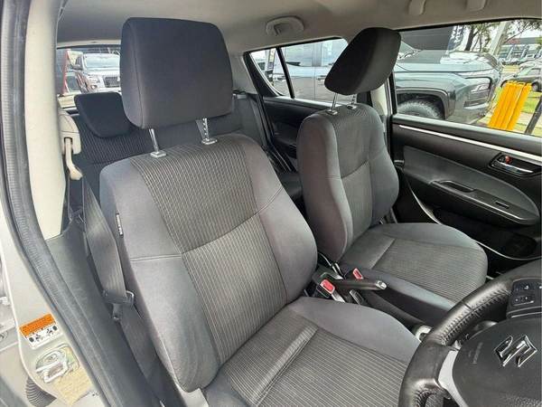 2015 Suzuki Swift GL Navigator Automatic