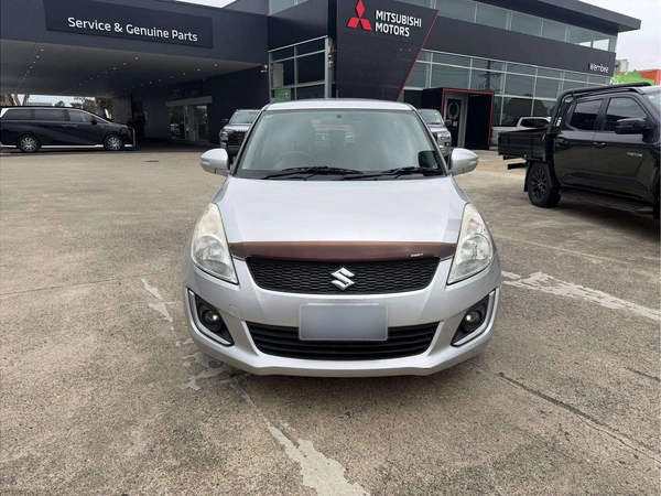 2015 Suzuki Swift GL Navigator Automatic