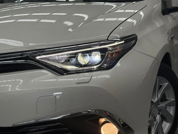 2018 Toyota Corolla Hybrid Automatic Front Wheel Drive