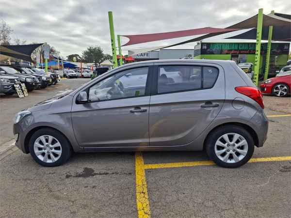 2012 Hyundai i20 Elite PB MY13 Manual Petrol