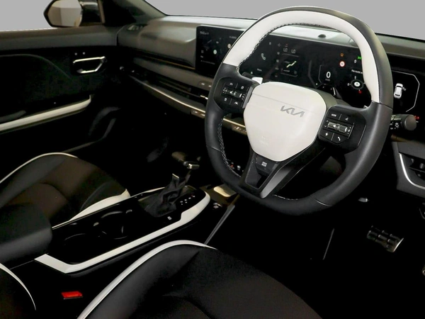 2025 Kia K4 GT-Line Automatic