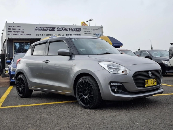 2017 Suzuki Swift GL Navigator CVT Petrol