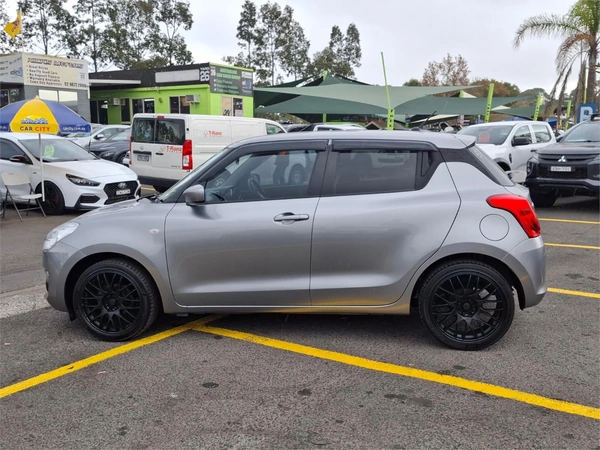 2017 Suzuki Swift GL Navigator CVT Petrol