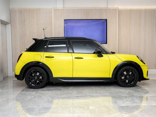 2025 Mini Cooper S JCW Sport Dual-Clutch (DCT) Petrol